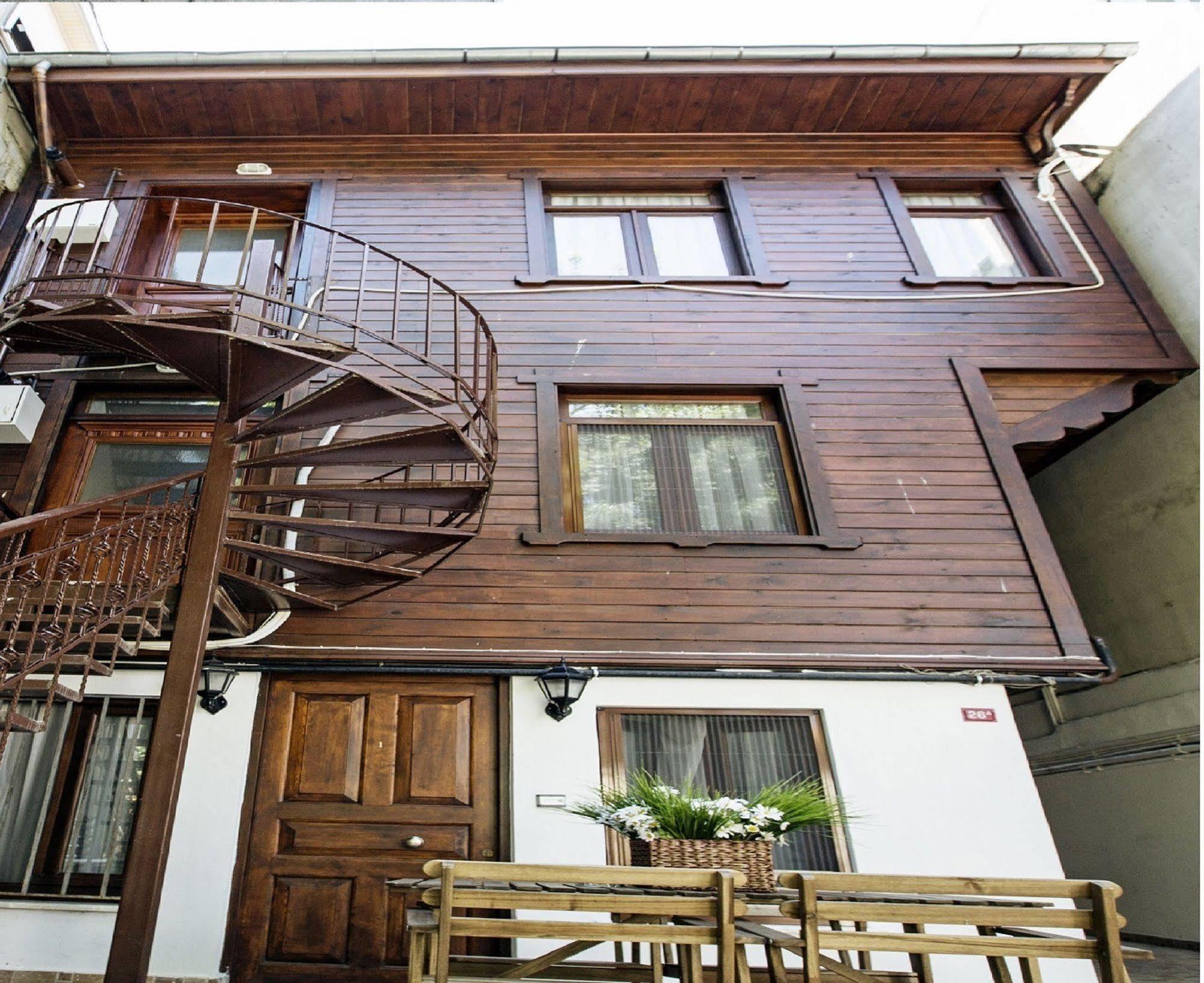 Buyukada Apart Hotel - Sehbal Адалар Екстериор снимка