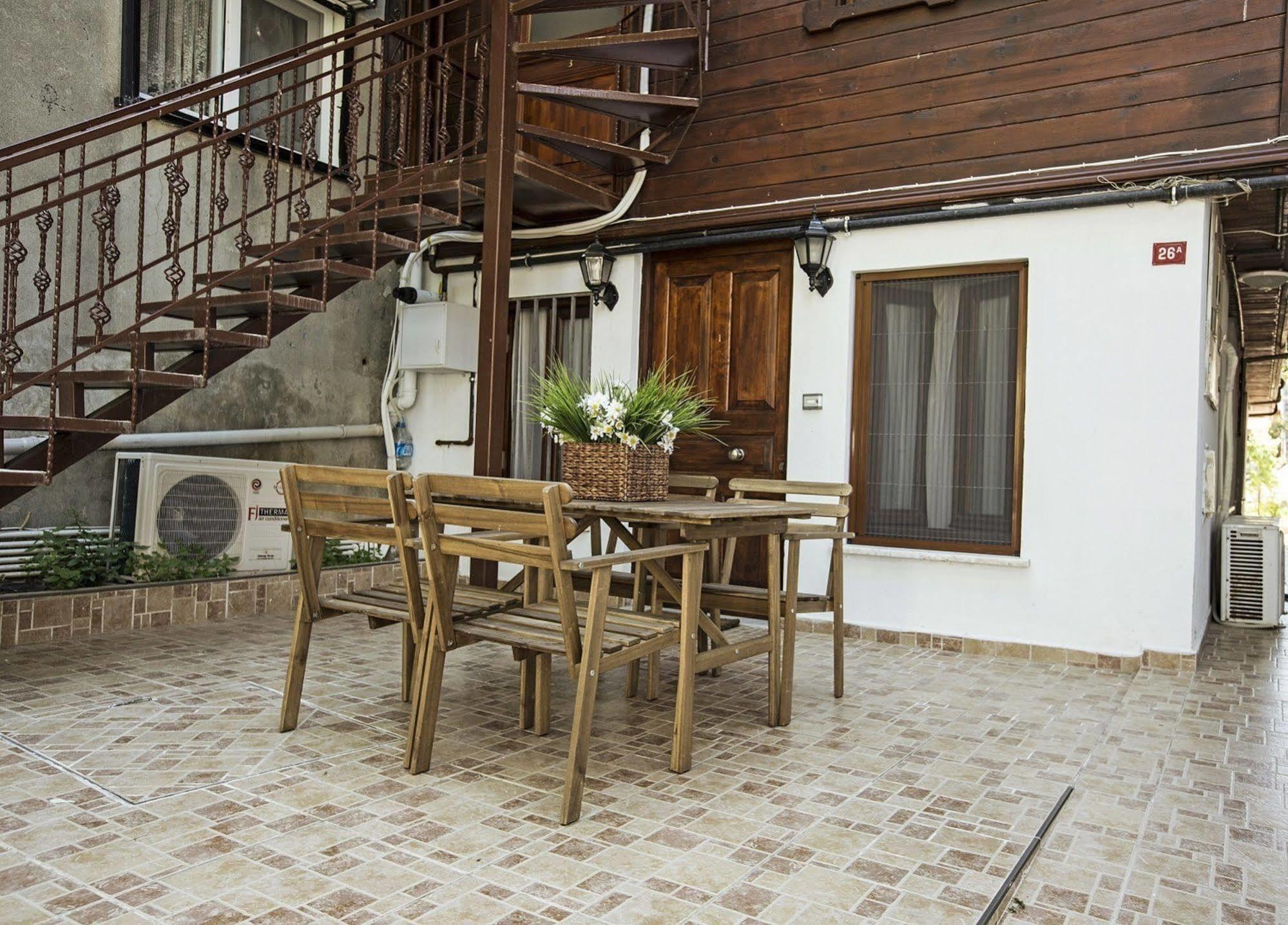Buyukada Apart Hotel - Sehbal Адалар Екстериор снимка