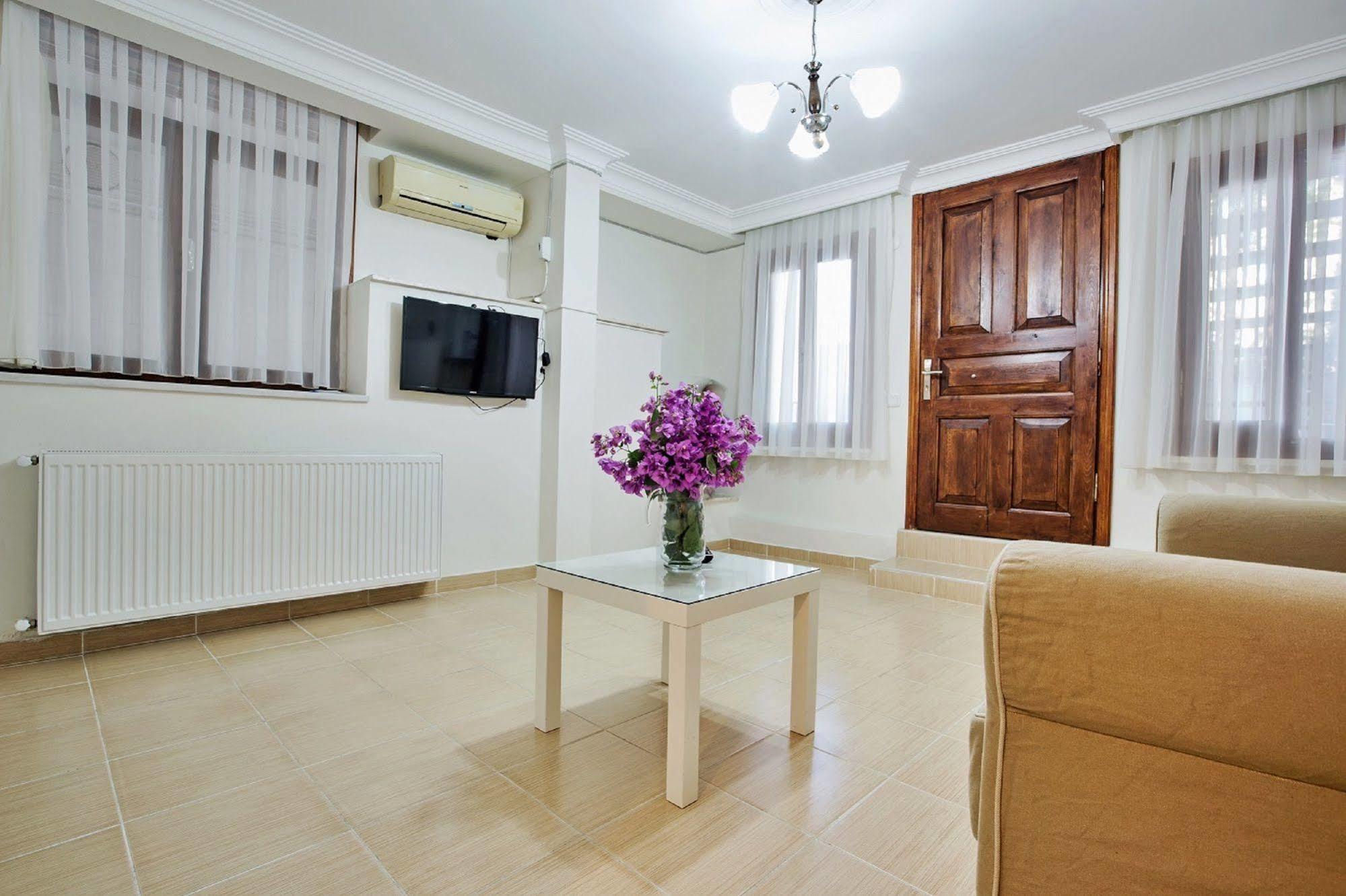 Buyukada Apart Hotel - Sehbal Адалар Екстериор снимка