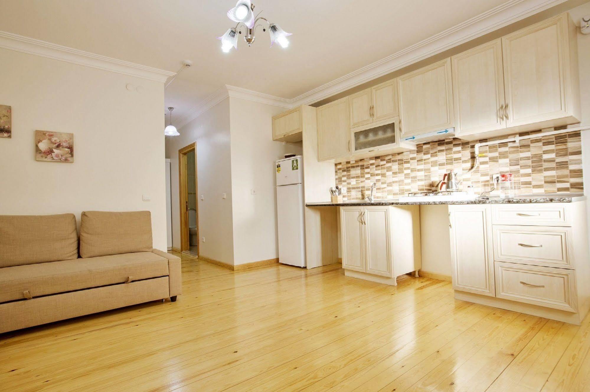 Buyukada Apart Hotel - Sehbal Адалар Екстериор снимка