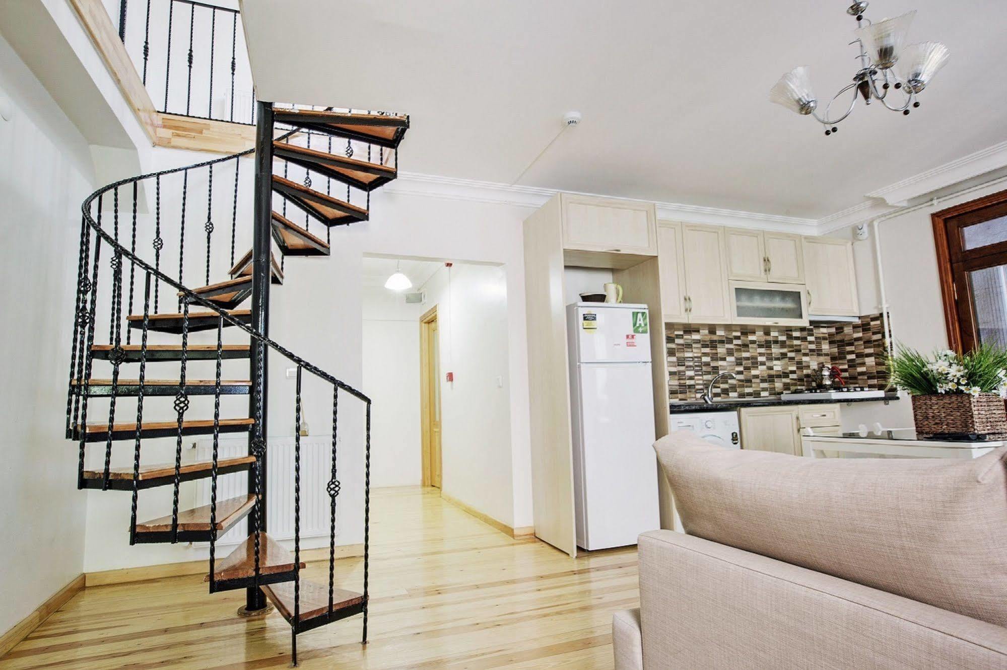Buyukada Apart Hotel - Sehbal Адалар Екстериор снимка