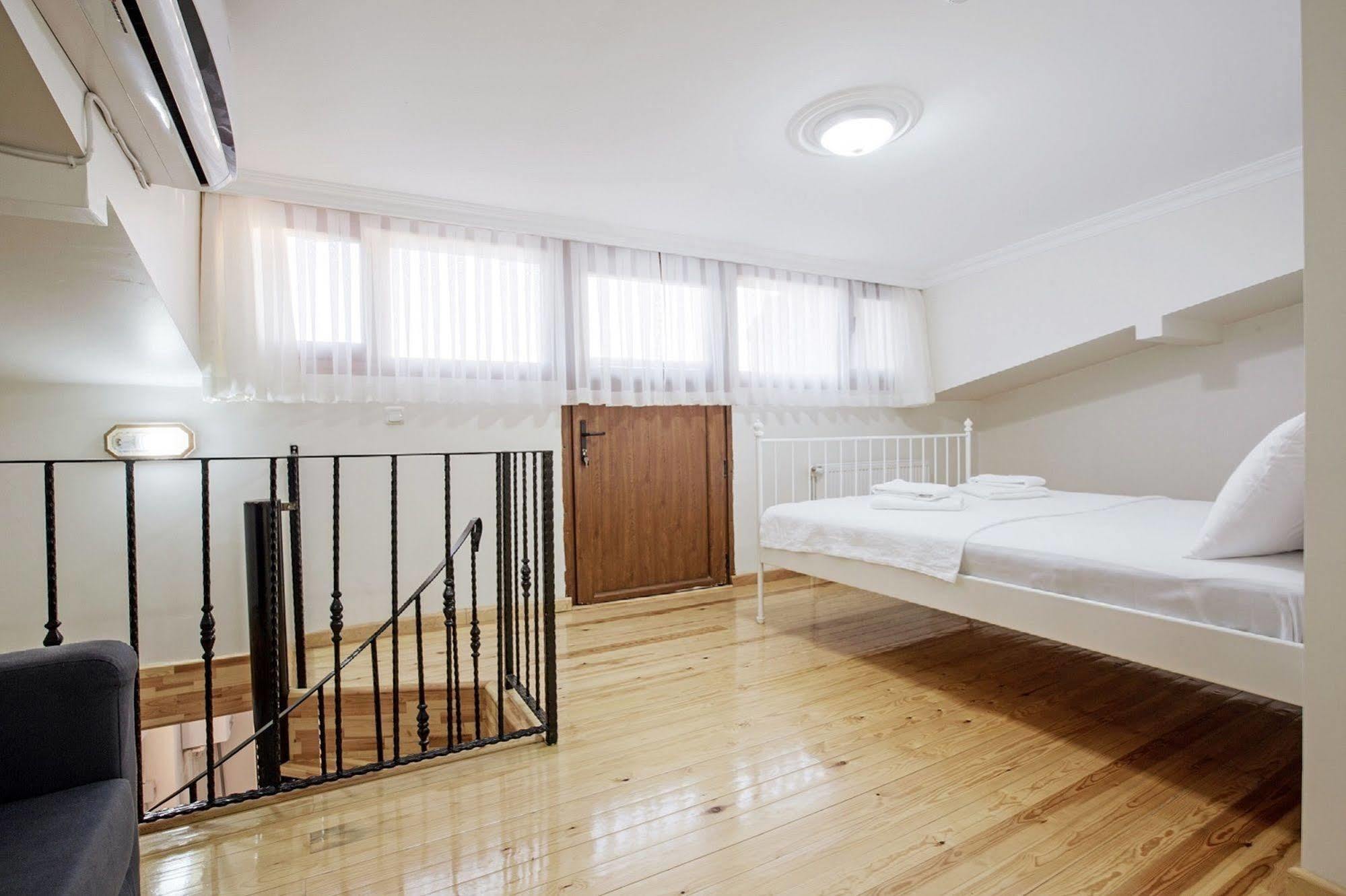 Buyukada Apart Hotel - Sehbal Адалар Екстериор снимка