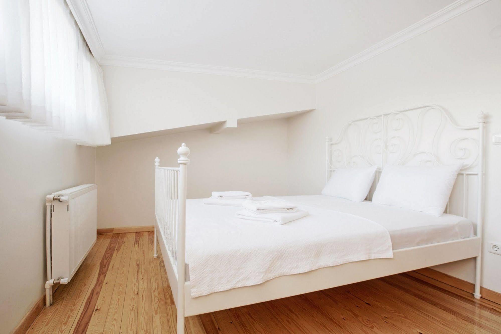 Buyukada Apart Hotel - Sehbal Адалар Екстериор снимка