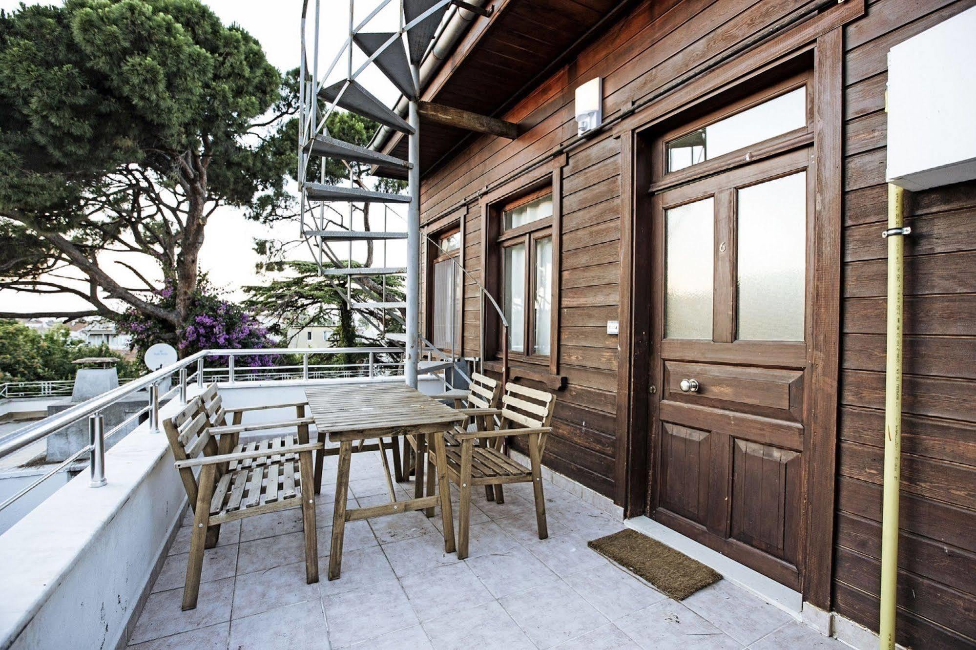 Buyukada Apart Hotel - Sehbal Адалар Екстериор снимка