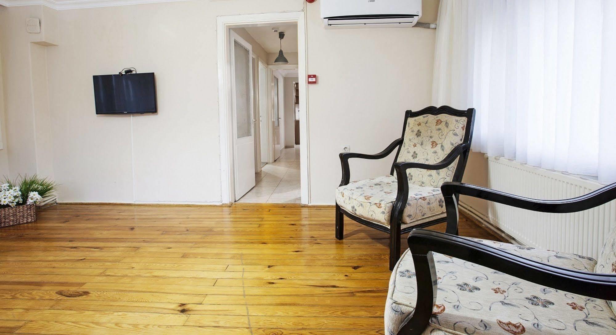Buyukada Apart Hotel - Sehbal Адалар Екстериор снимка